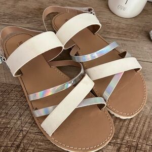 Girls sandals size 4